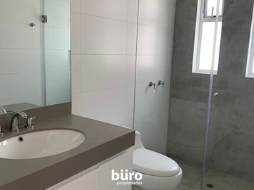 DEPARTAMENTO EN ALQUILER CON VISTA A PARQUE Y TERRAZA 3 DORMITORIOS MIRAFLORES