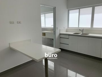DEPARTAMENTO EN ALQUILER CON VISTA A PARQUE Y TERRAZA 3 DORMITORIOS MIRAFLORES