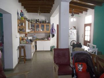 Casa para 2 Familias en venta en Merlo Norte