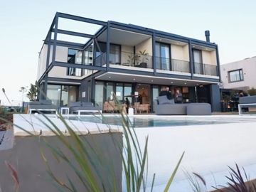 Venta Casa Vista a la Laguna Puertos Escobar
