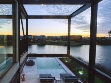 Venta Casa Vista a la Laguna Puertos Escobar