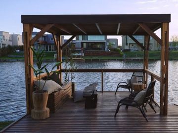 Venta Casa Vista a la Laguna Puertos Escobar