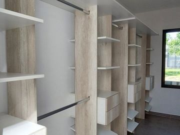 CASA A LA VENTA 3 DORMITORIOS BARRIO PRIVADO