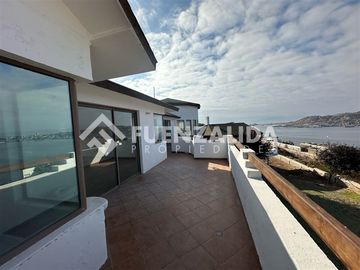 Casa en Venta en Javiera Carrera La Herradura