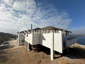 Casa en Venta en Javiera Carrera La Herradura