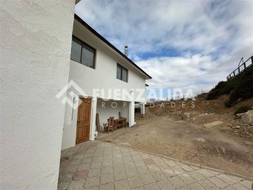 Casa en Venta en Javiera Carrera La Herradura