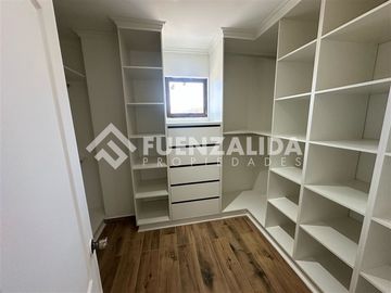 Casa en Venta en Javiera Carrera La Herradura