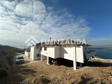 Casa en Venta en Javiera Carrera La Herradura