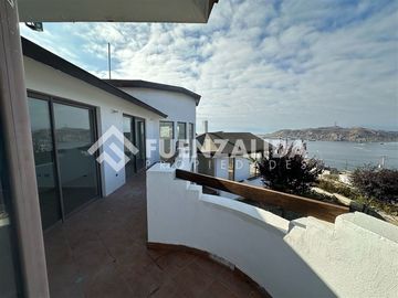 Casa en Venta en Javiera Carrera La Herradura