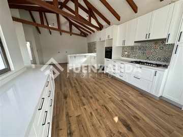 Casa en Venta en Javiera Carrera La Herradura