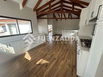 Casa en Venta en Javiera Carrera La Herradura