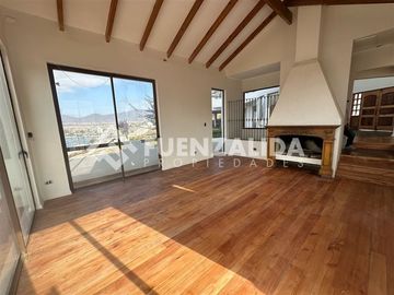 Casa en Venta en Javiera Carrera La Herradura