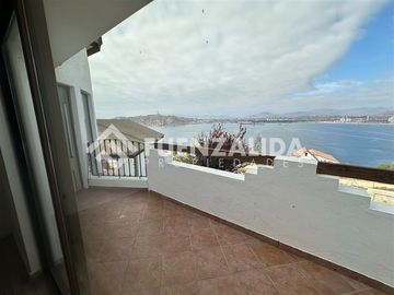 Casa en Venta en Javiera Carrera La Herradura