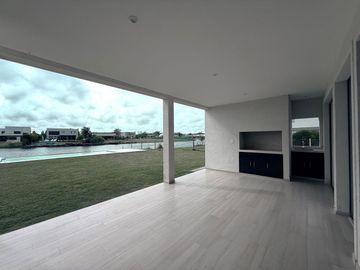 Venta de casa en San Matías sector Laguna