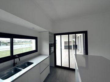 Venta de casa en San Matías sector Laguna