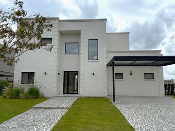 Venta de casa en San Matías sector Laguna