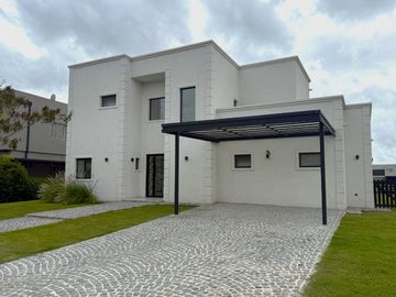 Venta de casa en San Matías sector Laguna