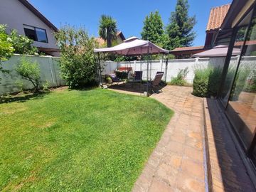 VENDO HERMOSA CASA CON ACCESO CONTROLADO EN SECTOR QUILAMAPU