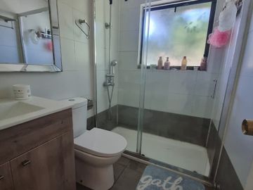 VENDO HERMOSA CASA CON ACCESO CONTROLADO EN SECTOR QUILAMAPU