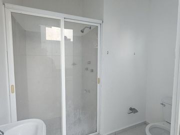 Casa en Venta sobre Avenida Principal – Ciudad Caucel