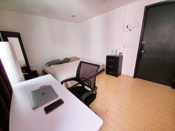 SE VENDE DEPARTAMENTO EN NARVARTE, MUY AMPLIO E ILUMINADO