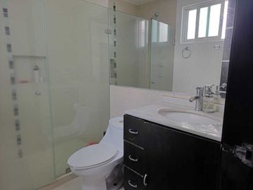 SE VENDE DEPARTAMENTO EN NARVARTE, MUY AMPLIO E ILUMINADO