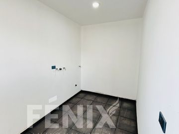 Amplia casa en venta en Fracc. Santa María- Coatepec.