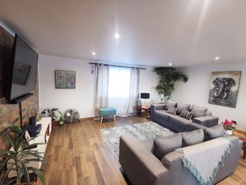 MAGNÍFICA CASA GRAN TERRENO MUY BIEN UBICADA