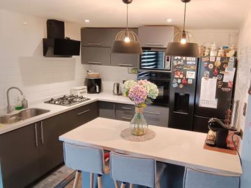 MAGNÍFICA CASA GRAN TERRENO MUY BIEN UBICADA