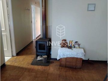 AMPLIA CASA EN BARRIO RESIDENCIAL VALDIVIA