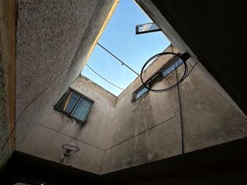 Casa a remodelar con excedente de terreno en Tonalá Centro