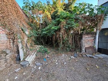 Casa a remodelar con excedente de terreno en Tonalá Centro