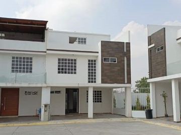 Casa Fracc. San Miguel, Entrada Providencia