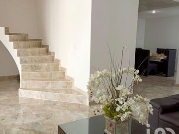 Casa Fracc. San Miguel, Entrada Providencia