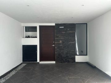 Casa remodelada en Jardines del Valle, Zapopan