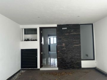 Casa remodelada en Jardines del Valle, Zapopan