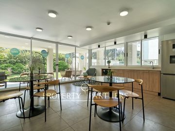 Dúplex contemporáneo en Ñuñoa: comodidad y estilo a pasos de todo