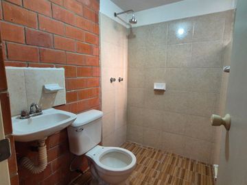 DEPARTAMENTO EN VENTA EN CONJUNTO NARANJOS, ZONA SAN RAMÓN A 500m DE LA 11 SUR!!