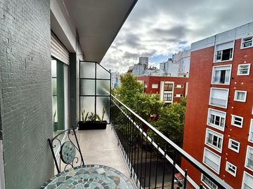 Venta ambiente al frente con balcon saliente, Centro Mar del Plata