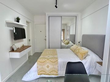 Venta ambiente al frente con balcon saliente, Centro Mar del Plata