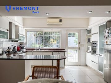 Venta Casa de 6 AMB en Villa Crespo, Capital Federal.
