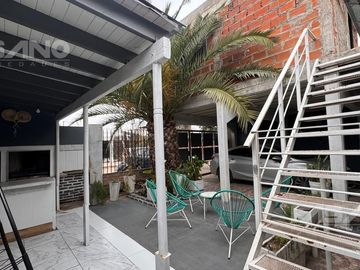 CASA MULTIFAMILIAR EN VENTA - MORENO