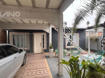 CASA MULTIFAMILIAR EN VENTA - MORENO
