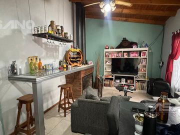 CASA MULTIFAMILIAR EN VENTA - MORENO