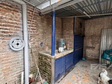 CASA MULTIFAMILIAR EN VENTA - MORENO