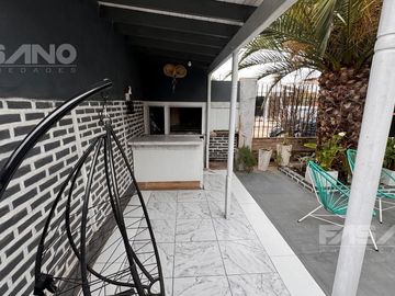 CASA MULTIFAMILIAR EN VENTA - MORENO