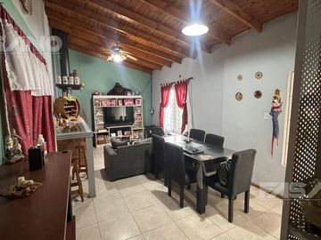 CASA MULTIFAMILIAR EN VENTA - MORENO