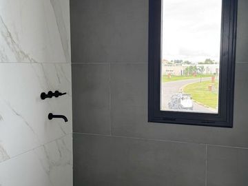 Casa lote interno en San Sebastian