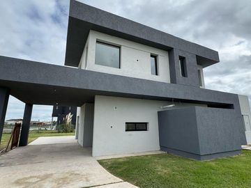 Casa lote interno en San Sebastian