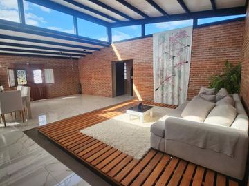 Casa en venta - 2 Dormitorios 2 Baños - Cocheras - 1.050Mts2 - Chascomús